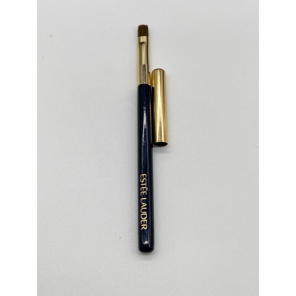Estee Lauder Lip Brush 35 New. Authentic